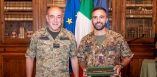 Atti di coraggio: premiati due militari di Mantova. Encomio per due soldati del IV Missili dal generale Carmine Masiello