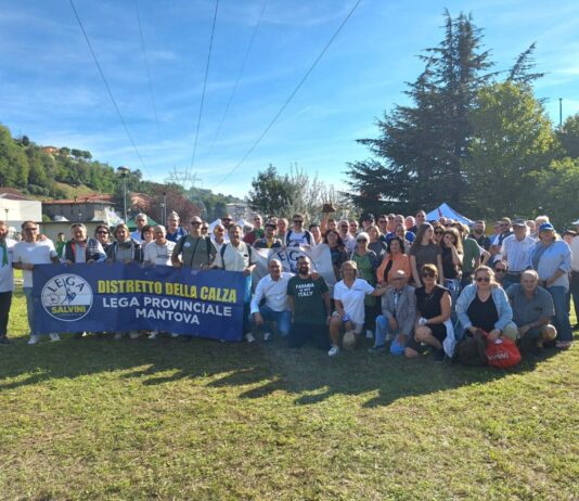 Pontida, un ulivo per Bossi e Salvini “passa” la prova dei suoi