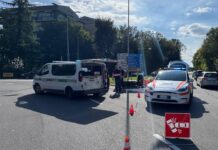 Scontro tra auto e scooter, ferite madre e figlia