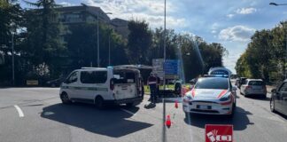 Scontro tra auto e scooter, ferite madre e figlia