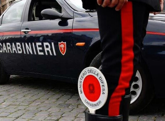 Rapina al market di Ostiglia: incastrato dal dna sul cappellino, denunciato un 31enne