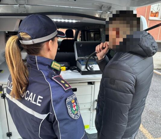 Ciclista ubriaco denunciato: tasso alcolemico cinque volte oltre il limite