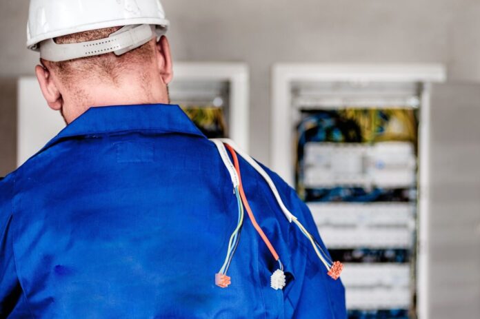 lavori enel corrente elettrica
