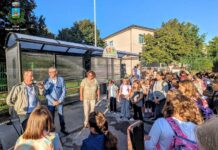 Ecco la pensilina scolastica: nuovo dono dell’imprenditore al Comune di Gazoldo