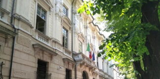 Violenza sessuale e orecchio strappato a morsi: condannato a 6 anni e 8 mesi