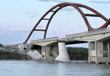 Prosegue senza sosta la demolizione del vecchio ponte di San Benedetto