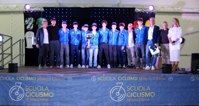 Gli allievi del MIncio Chiese alla festa di fine stagione