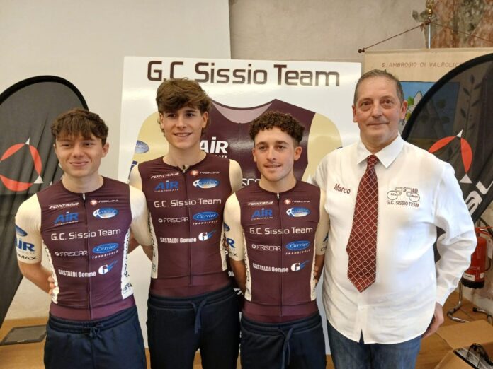 I tre mantovani con il ds Marco Toffali-1