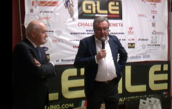 Il consigliere regionale Adriano Roverselli con il patro del Prestigio d'Oro Alè Agostino Contin
