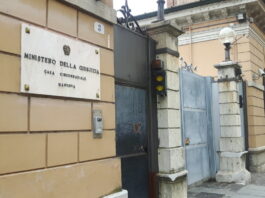 Lite in casa dopo aver assunto droga: 40enne accoltella il convivente a Borgo Virgilio