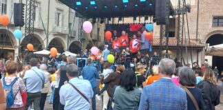 Giornata di festeggiamenti in piazza Erbe per i 60 anni della Casa del Sole