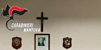Controllo nella notte, in auto con droga e coltello: due arresti