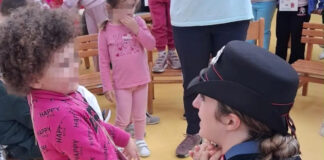 Carabinieri per un giorno: i militari di Gonzaga incontrano i bambini della scuola dell’infanzia Bizzoccoli