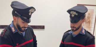 Intervengono per una lite, trovano droga nella camera della 17enne