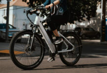 Ladri di e-bike scatenati in città: spariscono bici da 1.500 euro