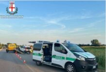 Provoca un maxi incidente senza patente, scappa a piedi e denuncia il furto dell’auto: incastrato 31enne